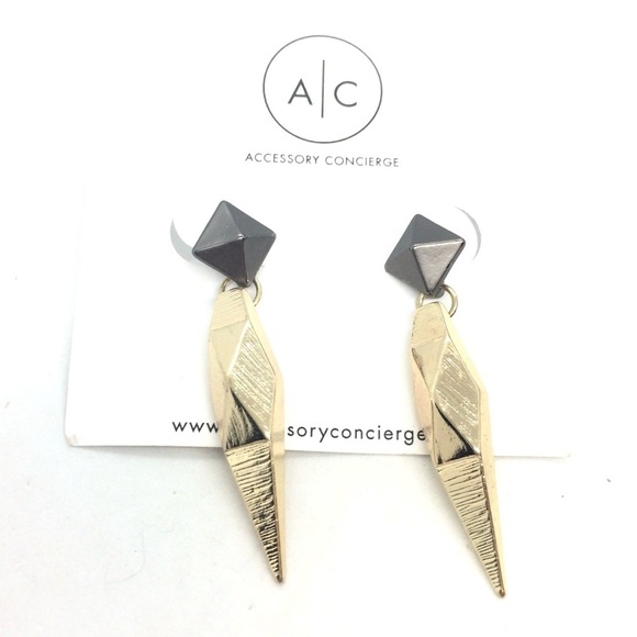 3/$30 NWT ACCESSORY CONCIERGE PYRAMID EARRING DANGLE GOLD TONE GEOMETRIC - Picture 4 of 11